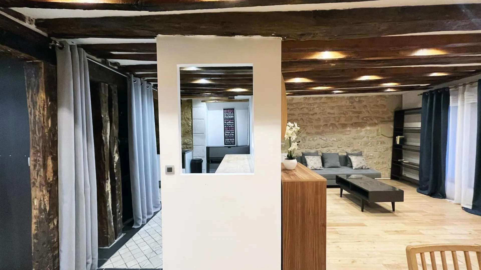 Urban Flat 43 - Charming Parisian Flat Near Grands Boulevards 0*, باريس