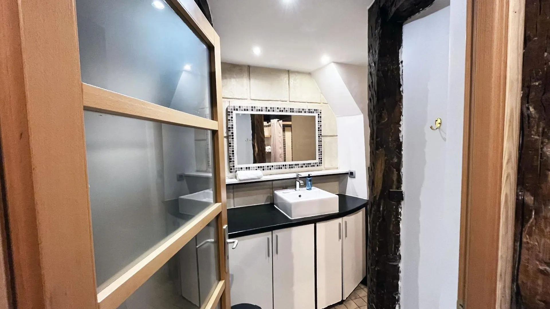 Apartment Urban Flat 43 - Charming Parisian Flat Near Grands Boulevards